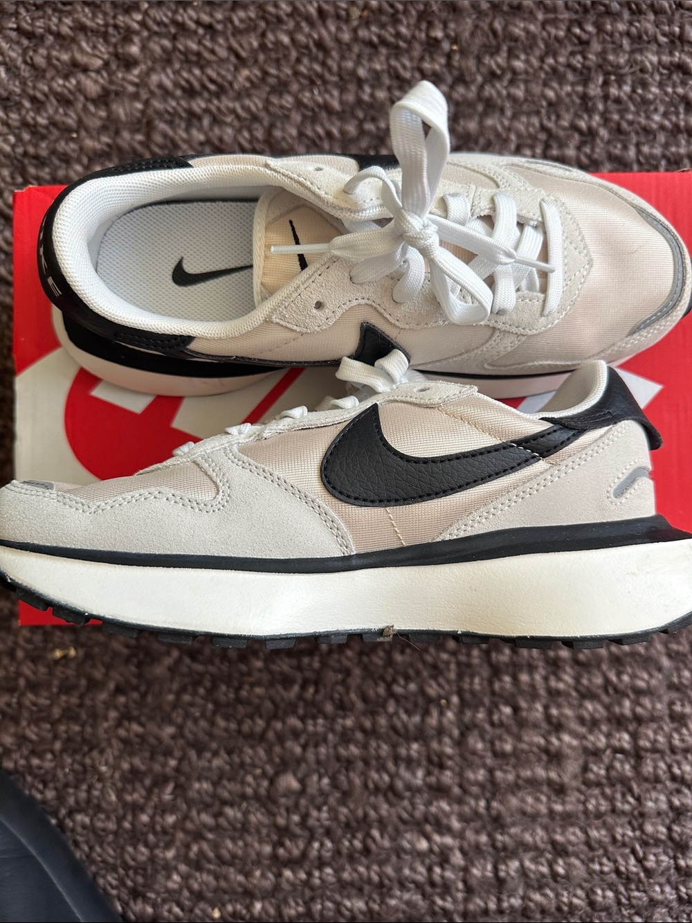 Nike Phoenix Waffle-Women’s Summit White